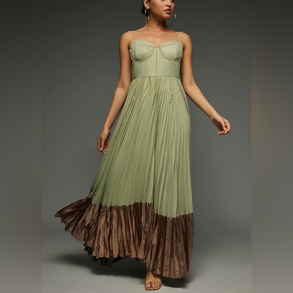 Verb By Pallavi Singhee - Picture 1 of 14